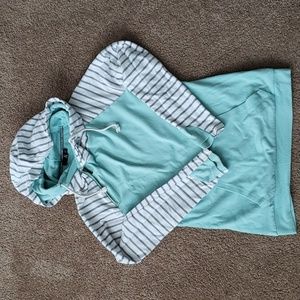 Ampersand Avenue double hood size small